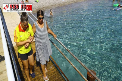 ENGELSİZ PLAJ, ENGELLİ TURİSTLERİN DE DENİZE GİRMESİNİ KOLAYLAŞTIRIYOR