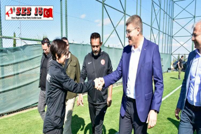 REKTÖR DALGAR, U17 KIZ MİLLİ TAKIMINI ZİYARET ETTİ