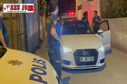 ADANA'DA OTOMOBİLLE POLİSTEN KAÇMAYA ÇALIŞAN EHLİYETSİZ SÜRÜCÜ KOVALAMACAYLA YAKALANDI