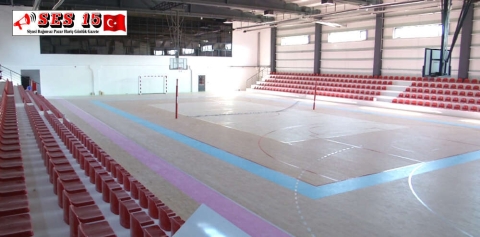 BUCAK’TA YAPIMI DEVAM EDEN KAPALI SPOR SALONU İNŞAATI SONA YAKLAŞTI