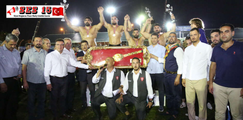 SERİK YAĞLI GÜREŞLERİ'Nİ BAŞPEHLİVAN YUSUF CAN ZEYBEK KAZANDI