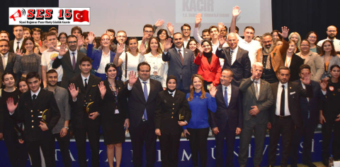 SANAYİ VE TEKNOLOJİ BAKANI KACIR, ANTALYA BİLİM ÜNİVERSİTESİ'NDE ÖĞRENCİLERLE BULUŞTU