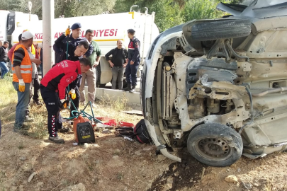 FECİ KAZA ! AĞACA ÇARPAN OTOMOBİLDEKİ 2 KİŞİ ÖLDÜ