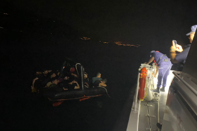 ANTALYA AÇIKLARINDA 24 DÜZENSİZ GÖÇMEN KURTARILDI