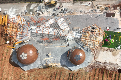 LAVANTA TARLASINDA KURULAN "ARI DÜNYASI" AÇILDI