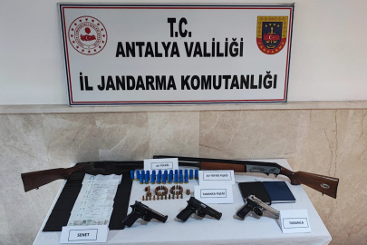 SERİK'TE RUHSATSIZ TABANCA VE AV TÜFEKLERİ ELE GEÇİRİLDİ