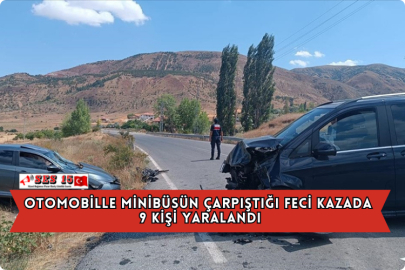 Otomobille Minibüsün Çarpıştığı Feci Kazada 9 Kişi Yaralandı