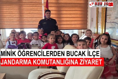 Minik Öğrencilerden Bucak İlçe Jandarma Komutanlığına Ziyaret