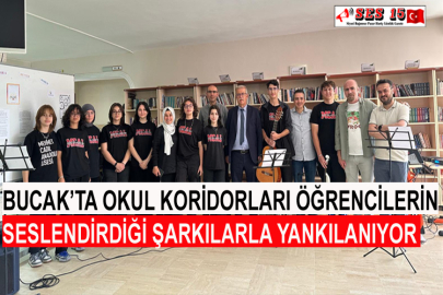 Bucak’ta Okul Koridorları Öğrencilerin Seslendirdiği Şarkılarla Yankılanıyor