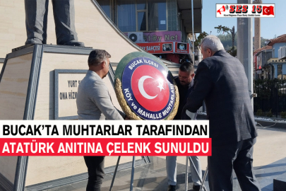 Bucak’ta Muhtarlar Tarafından Atatürk Anıtına Çelenk Sunuldu