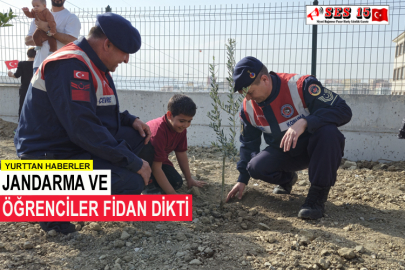 Jandarma Ve Öğrenciler Fidan Dikti
