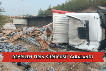 Devrilen Tırın Sürücüsü Yaralandı