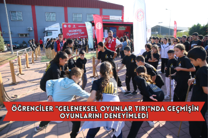 Öğrenciler "Geleneksel Oyunlar Tırı"nda Geçmişin Oyunlarını Deneyimledi