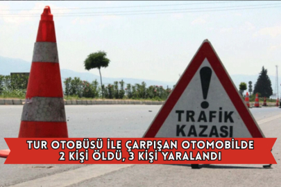 Tur Otobüsü İle Çarpışan Otomobilde 2 Kişi Öldü, 3 Kişi Yaralandı