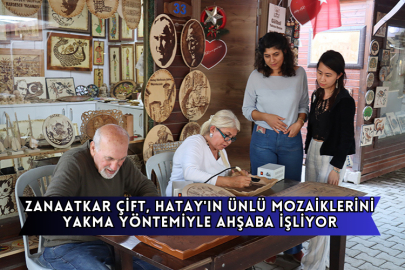 Zanaatkar Çift, Hatay'ın Ünlü Mozaiklerini Yakma Yöntemiyle Ahşaba İşliyor