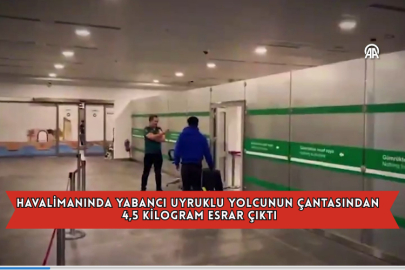 Havalimanında Yabancı Uyruklu Yolcunun Çantasından 4,5 Kilogram Esrar Çıktı
