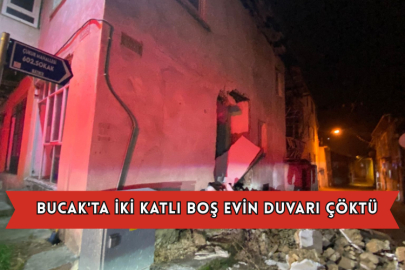Bucak'ta İki Katlı Boş Evin Duvarı Çöktü