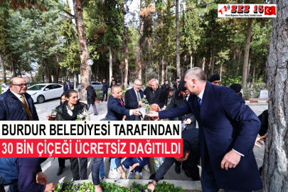 Burdur Belediyesi Tarafından 30 Bin Çiçeği Ücretsiz Dağıtıldı