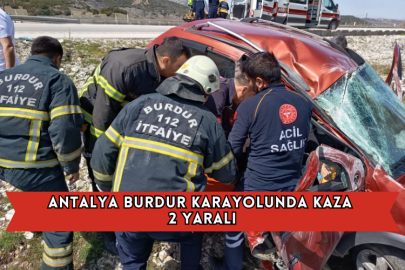 Antalya Burdur Karayolunda Kaza 2 Yaralı