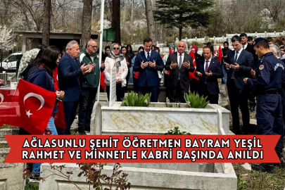 Ağlasunlu Şehit Öğretmen Bayram Yeşil Rahmet ve Minnetle Kabri Başında Anıldı