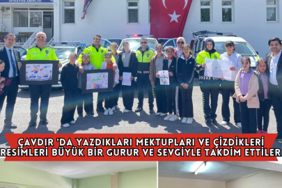 Çavdır 'da Yazdıkları Mektupları ve Çizdikleri Resimleri Büyük Bir Gurur ve Sevgiyle Takdim Ettiler