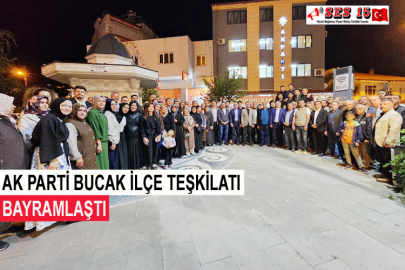 Ak Parti Bucak İlçe Teşkilatı Bayramlaştı